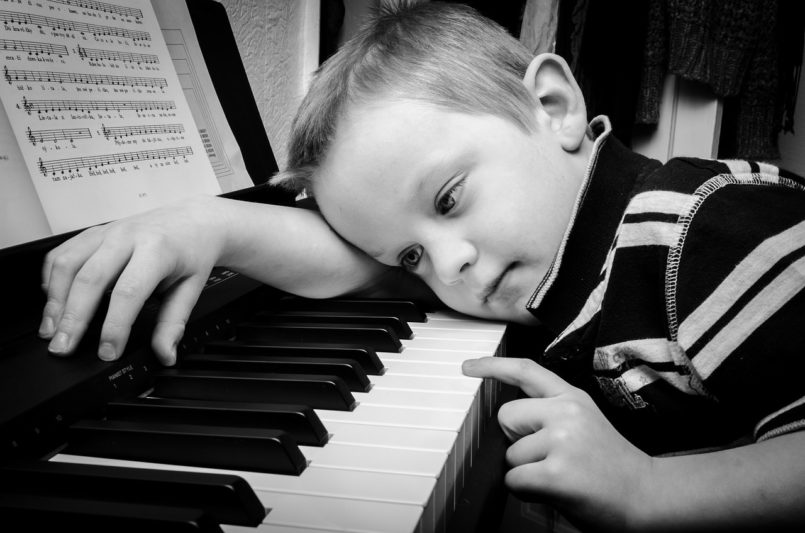 depressione-bambino-pianoforte